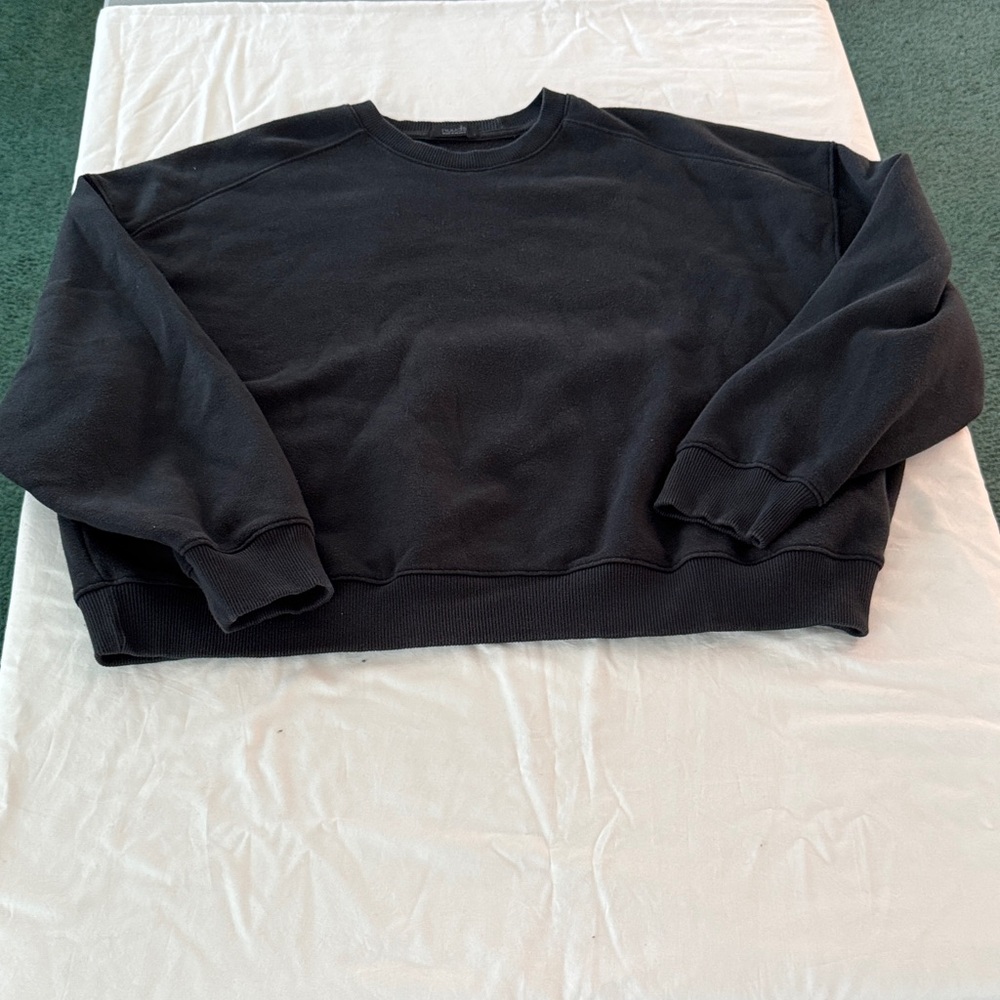 Nuuds Women’s Black Crewneck Sweater